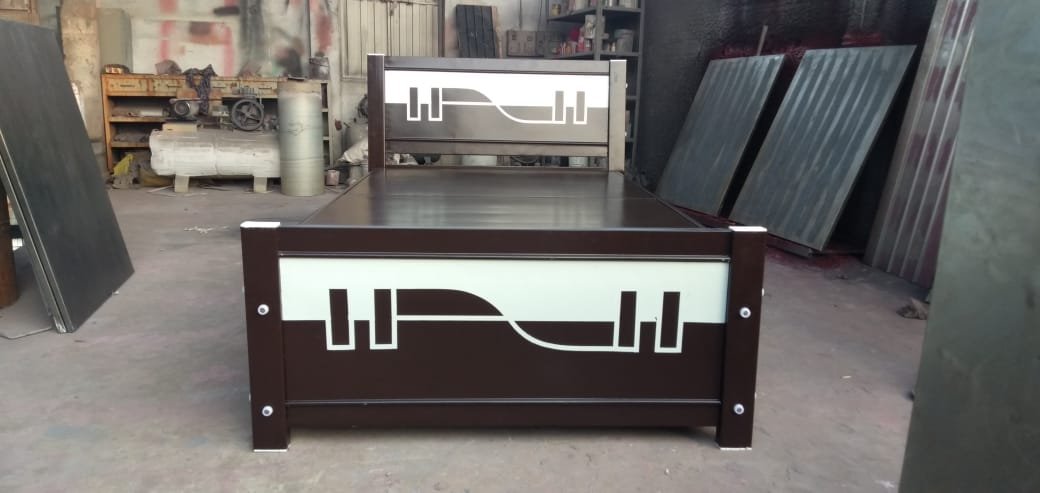 IRON BED1